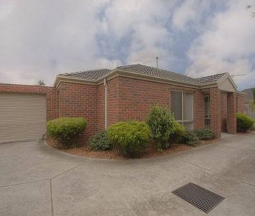 Tidy Home Within Walking Distance to Bayswater - Photo 6