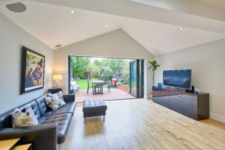 4 bedroom terraced house to rent - Photo 4