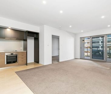 LUXURY RIVERSIDE LIVING AT VUE TOWER - Photo 3