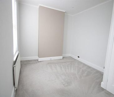 2 Bedroom Terraced To Let - Photo 4