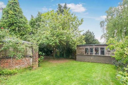 Vernon Road, Romford, RM5 - Photo 3