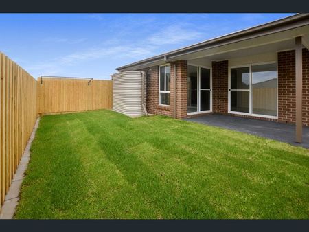 Sophisticated Four-Bedroom Home in a Convenient Location !!! - Photo 3