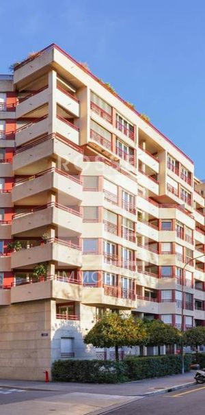 Appartement en attique au 9ème étage avec vue dégagée - Photo 1