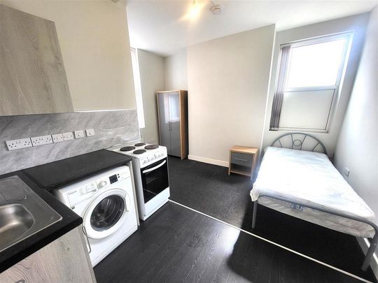 Studio to rent - Photo 1