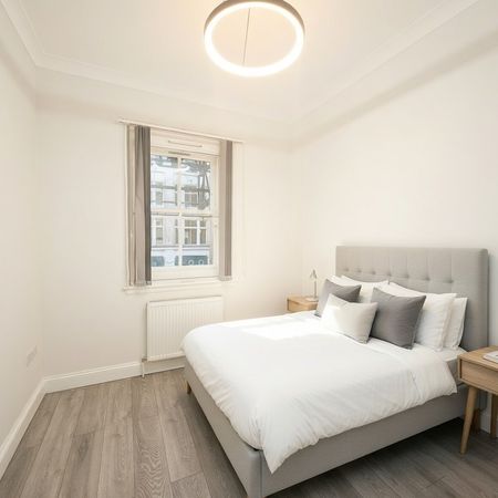 Tottenham Court Road, W1T 2HE, Fitzrovia - Photo 4