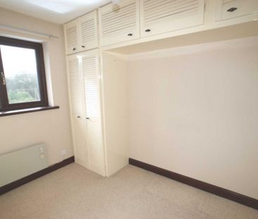 3 bedroom end of terrace house to rent - Photo 2