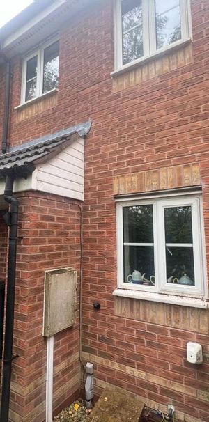 2 bedroom townhouse to rent - Photo 1