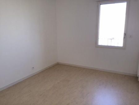 Location Appartement 3 pièces 70m² NANTES 44200 - Photo 3