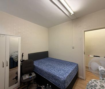 2 Bed Flat, Brooklyn Road, CV1 - Photo 2