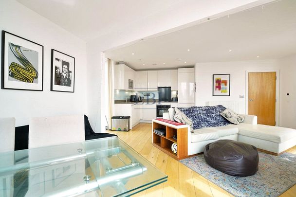 Ambassador Building, 5 New Union Square, SW11 7BP - Photo 1