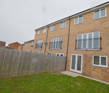 4 bedroom townhouse to rent - Photo 5