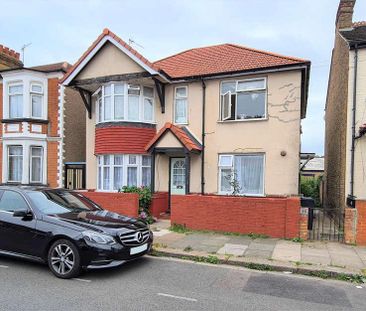 Standard Road, Hounslow, TW4 - Photo 3