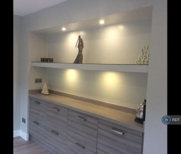 3 bedroom semi-detached house to rent - Photo 3