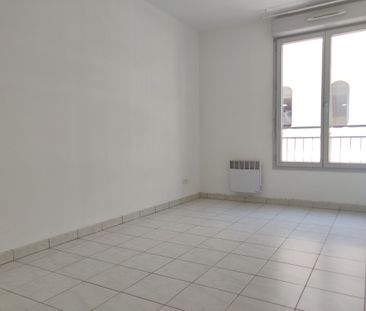 Appartement 4 pièces 93m2 MARSEILLE 3EME 1 235 euros - Photo 5