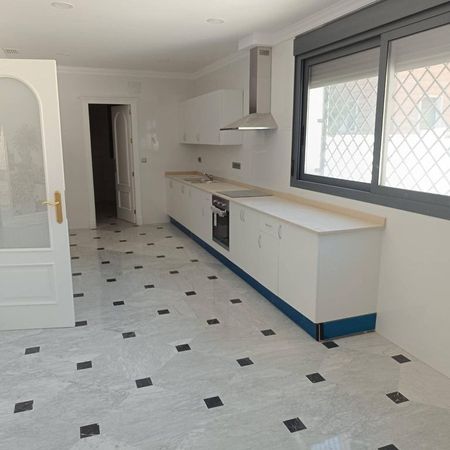 3 room luxury Apartment for rent in Seville, Spain - Photo 4