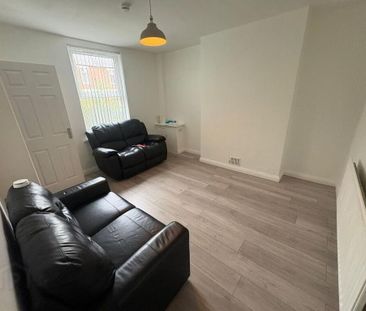 30 Ebor Drive, Belfast, BT12 6NL - Photo 2