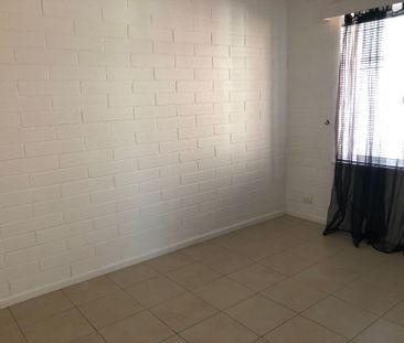 Two Bedroom Upstairs Unit - Photo 6