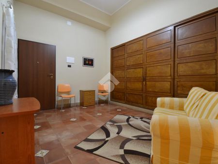 Bilocale in affitto - Photo 2
