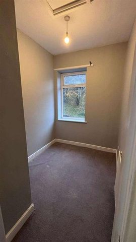 Church Street, Longwood, HD3 - Photo 3