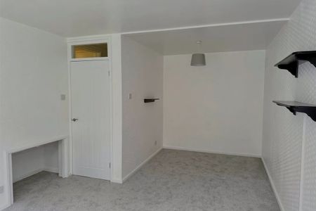 Studio Flat, Trident Court, B32 - Photo 3