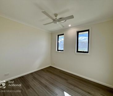 BRAND NEW MODERN FAMILY HOME - Photo 3