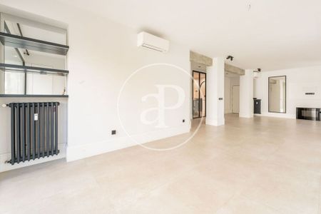 Luxury Apartment for rent in Madrid, Autonomous Region of Madrid - Photo 3
