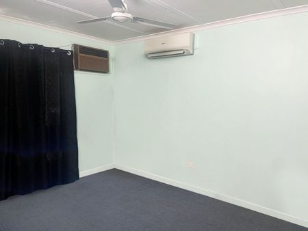 4 BEDROOM FAMILY HOME IN BALL BAY - Photo 3