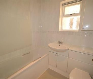 2 bedroom end of terrace house to rent - Photo 5