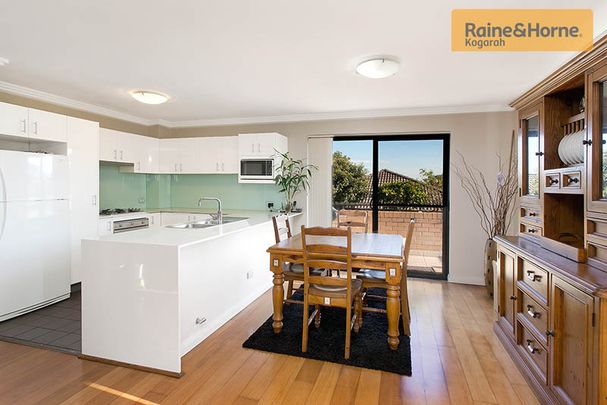 Large & Modern - Photo 1