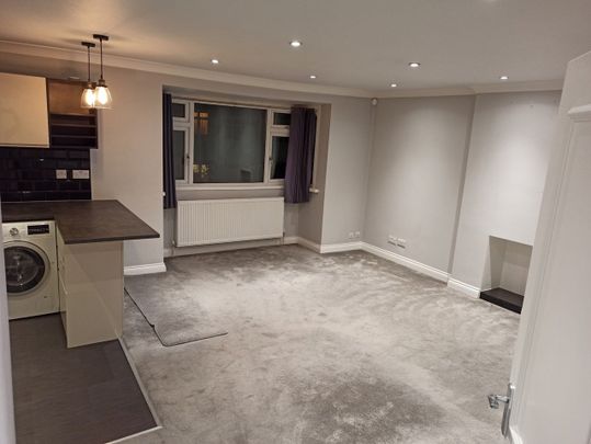 2 Bed Maisonette, Orchard Court, N2 - Photo 1
