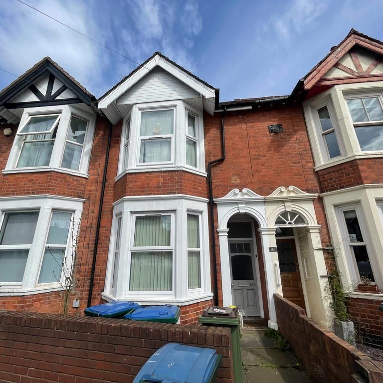 1 bedroom in a house share to rent - Photo 1