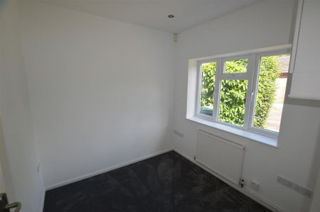 4 bedroom detached house to rent - Photo 5