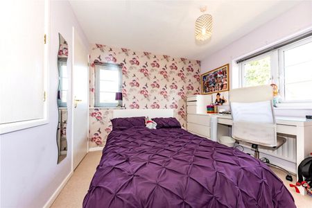 Southern Way, Farnborough, Hampshire, GU14 - Photo 4