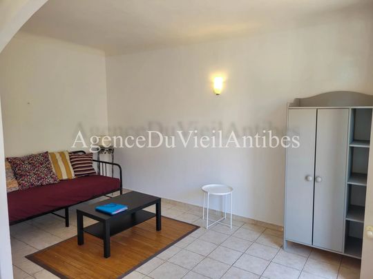 Le Lavandou - Centre ville - Studio loué meublé de 24 m2 - Photo 1