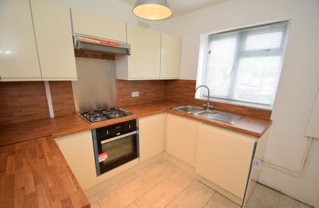 3 bedroom terraced house to rent - Photo 4