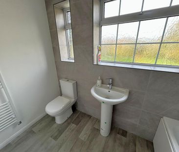 3 bedroom detached house to rent - Photo 3