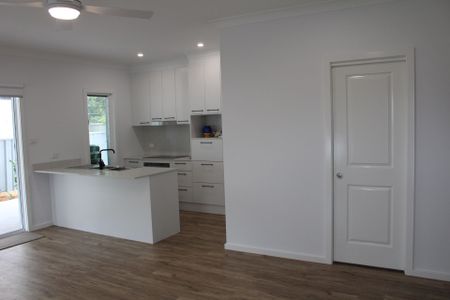 Centrally Located Beach House - Photo 4