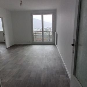 Location Appartement à ST MARTIN D HERES - Photo 3