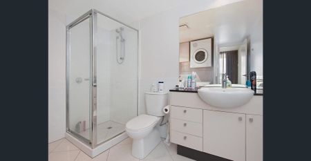 Heart of Perth! - Photo 2