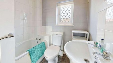 Oakridge, Thornhill, Cardiff, CF14 - Photo 5