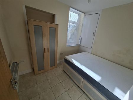 Cowbridge Road,Cardiff - Photo 2
