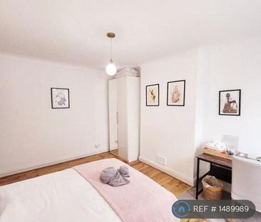 1 bedroom in a house share to rent - Photo 2