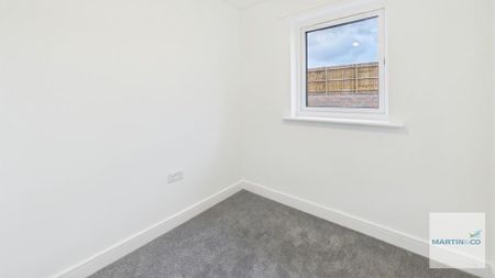 3 bedroom end of terrace house to rent - Photo 3