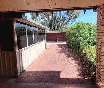 FAMILY HOME IN GREAT LOCATION !! - Photo 6