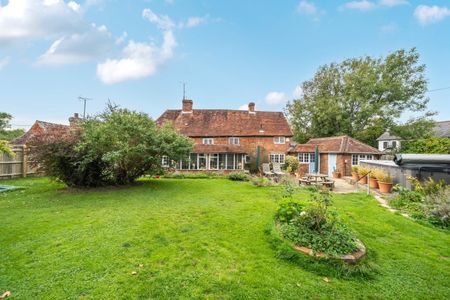 4 bedroom detached house to rent - Photo 3