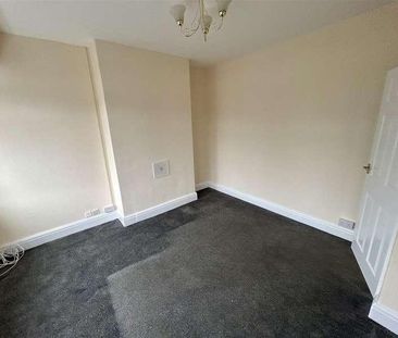 Broadway Grove, Worcester, WR2 - Photo 2