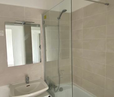 CAEN RUE CHATEAUBRIAND APPARTEMENT F2 53 M² AVEC CAVE ET GARAGE - Photo 1