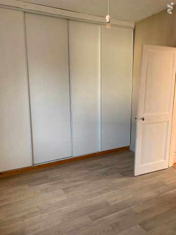 Maison de ville jumelée des 2 côtés avec jardin - Photo 2