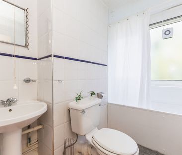 Room in a Shared Flat, Sherfield Gardens, SW15 - Photo 5