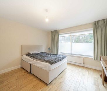 Sandhills Meadow, Shepperton, TW17 - Photo 4